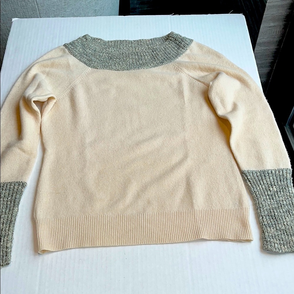 Women's Cream and Gray Sweater